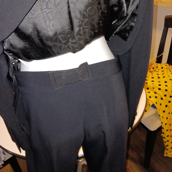 Pant suit - Picture 1 of 4